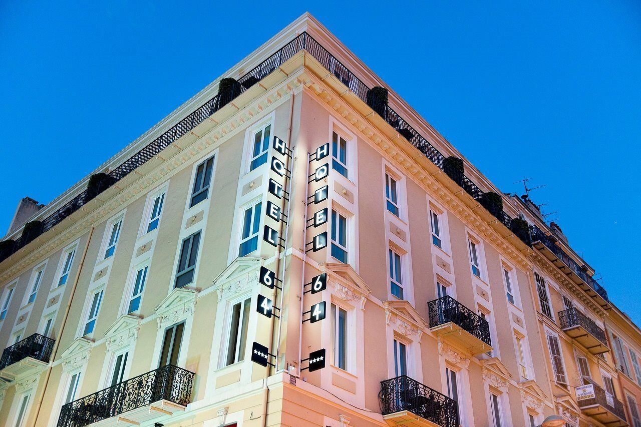 64 Hotel